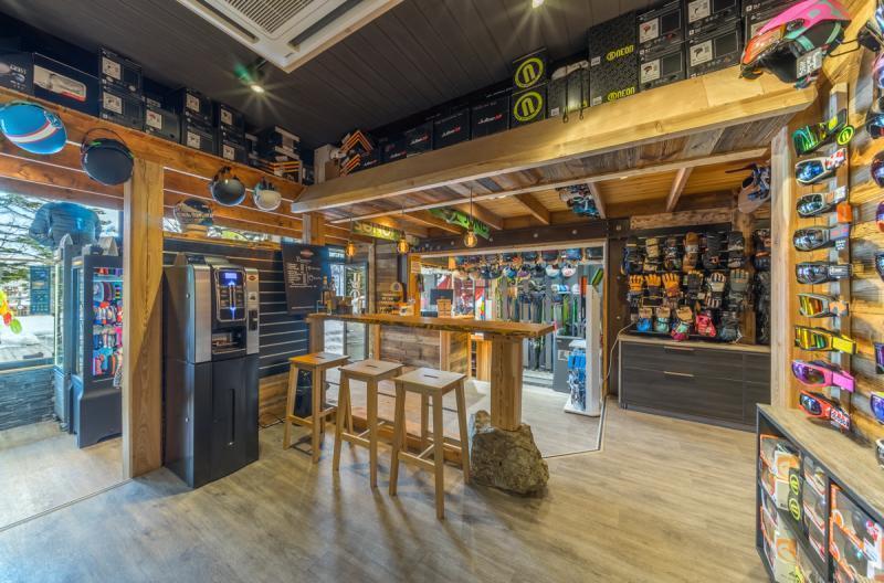 Ski Center bar area